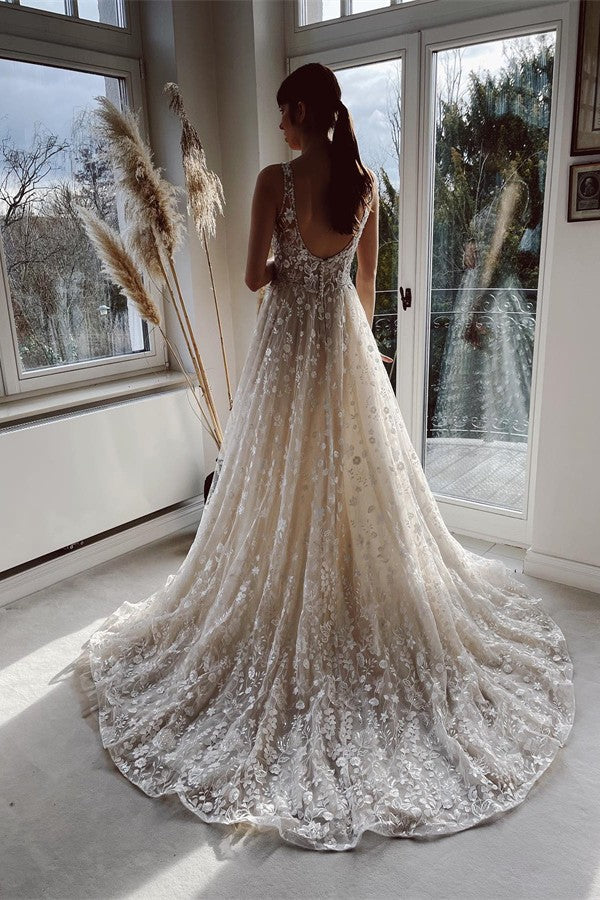 Elegante vestido de novia largo de tul con escote en V, espalda descubierta y encaje