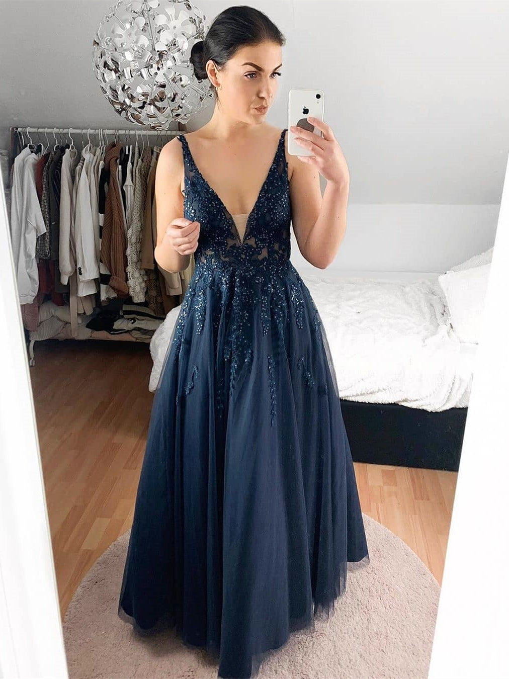 Elegante vestido de noche formal de fiesta con escote en V y encaje en forma de A