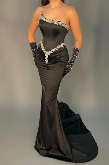 Elegante vestido de noche largo negro sin mangas con lentejuelas y corte sirena