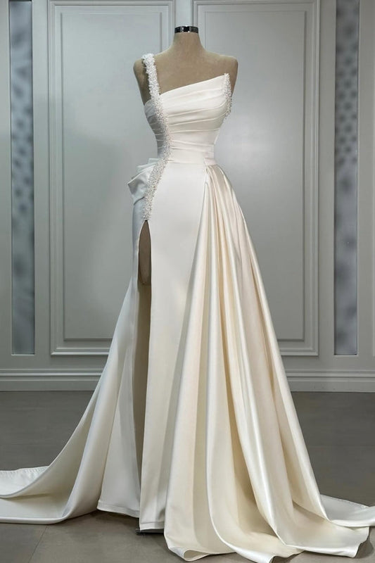 Elegantes langes elfenbeinfarbenes A-Linien-Brautkleid mit einer Schulter und Perlen