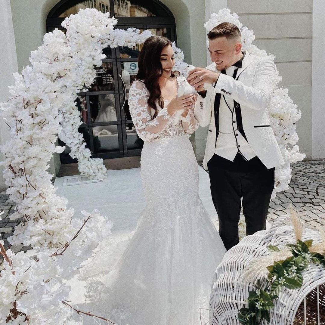 Elegant Long Mermaid Lace Open Back Wedding dresses with Sleeves