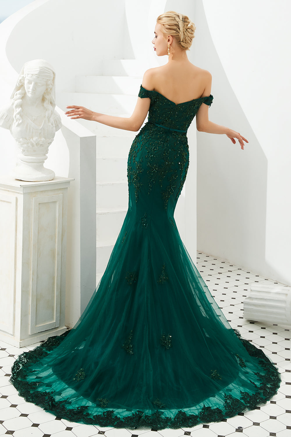 Elegantes langes schulterfreies Ballkleid aus Tüllspitze im Meerjungfrauenstil