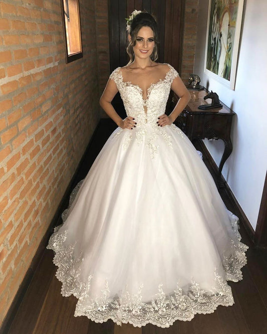 Elegante Lange Prinzessin Applikationen Spitze V-Ausschnitt Brautkleider