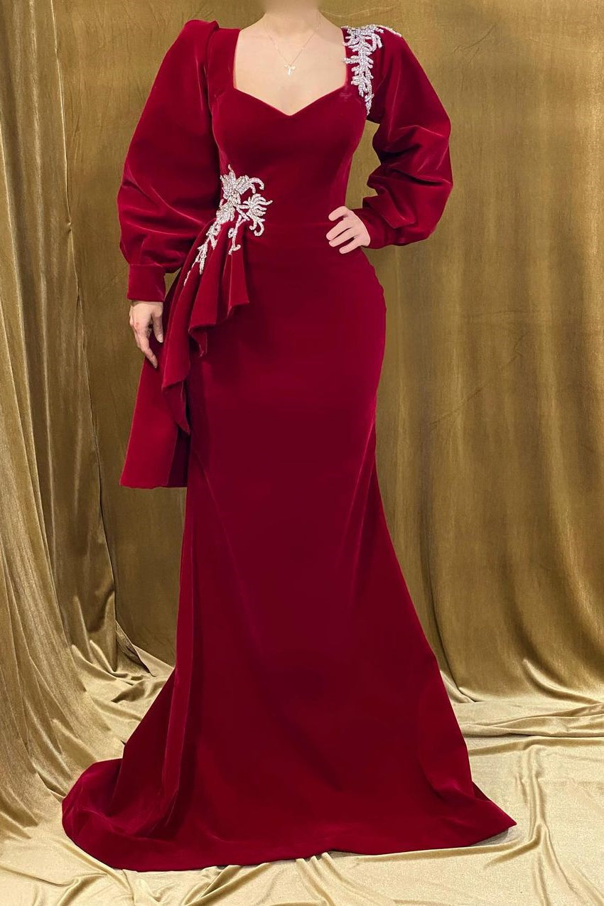 Elegante vestido de fiesta largo de sirena con cuentas de terciopelo rojo y mangas largas