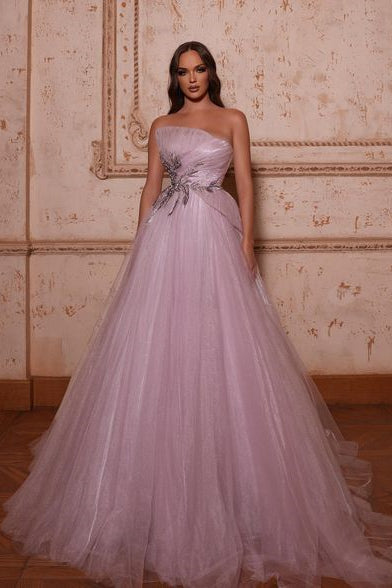 Elegante vestido de fiesta rosa de tul sin mangas con cuentas y corte en A