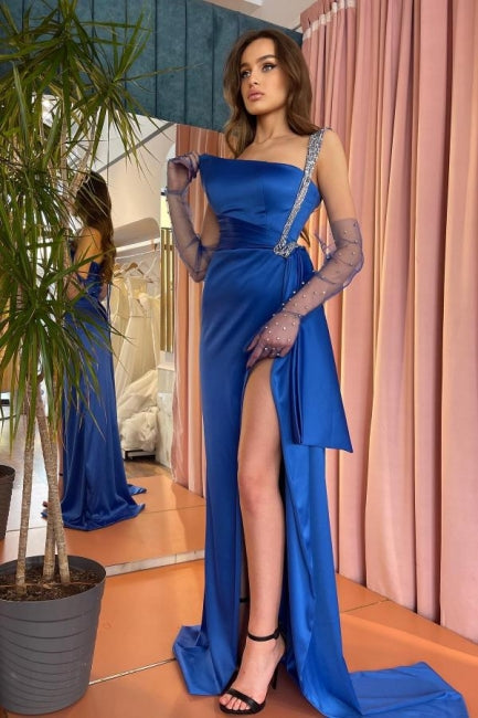 Elegante vestido de fiesta largo de un solo hombro en azul real con brillo