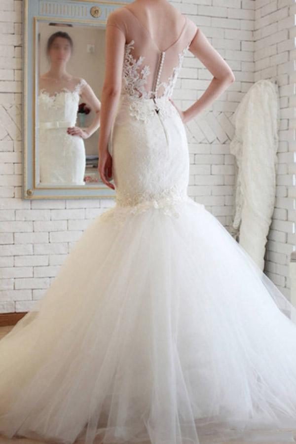Elegantes Meerjungfrau-Brautkleid mit transparentem Rücken und Tüllspitze