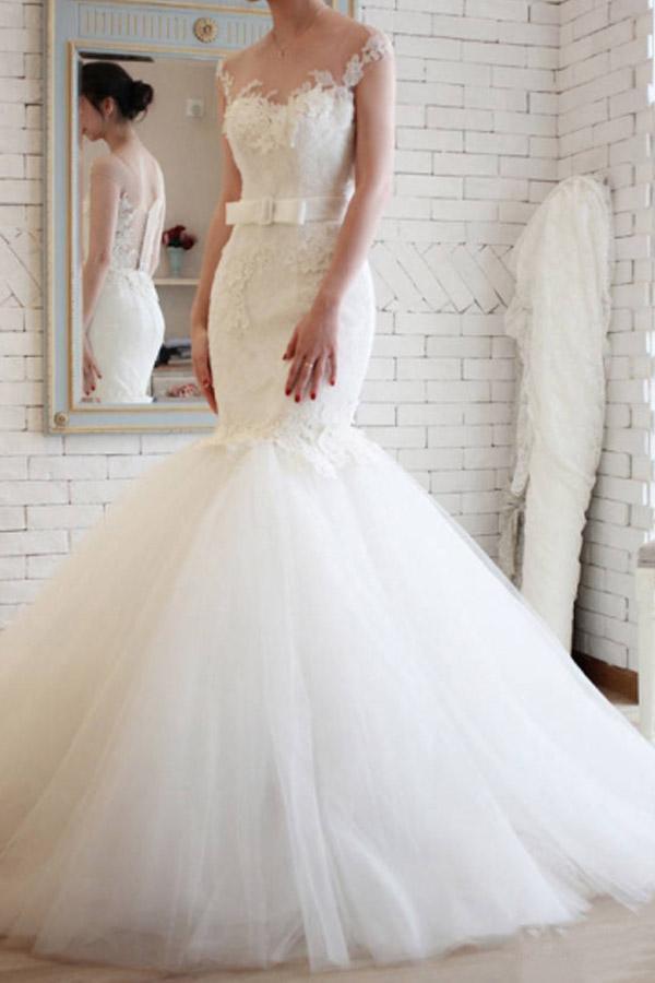 Elegantes Meerjungfrau-Brautkleid mit transparentem Rücken und Tüllspitze