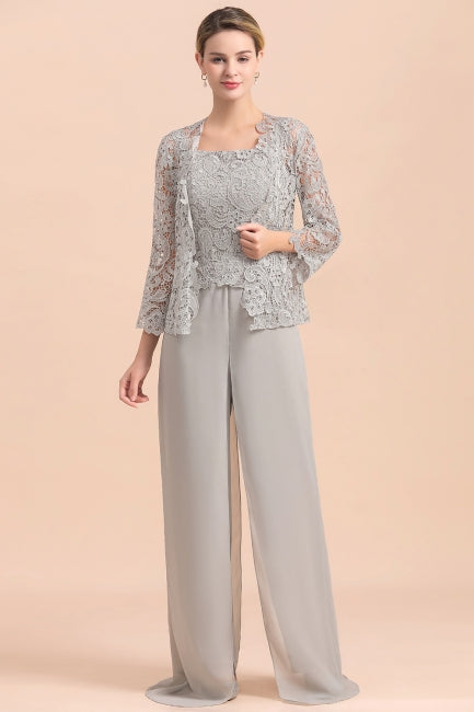 Elegante mono de gasa con top de encaje plateado para madre de la novia en línea con capa cruzada