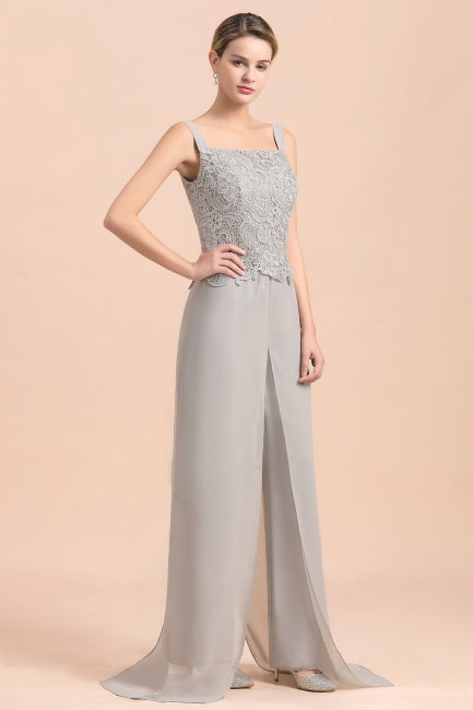 Elegante mono de gasa con top de encaje plateado para madre de la novia en línea con capa cruzada