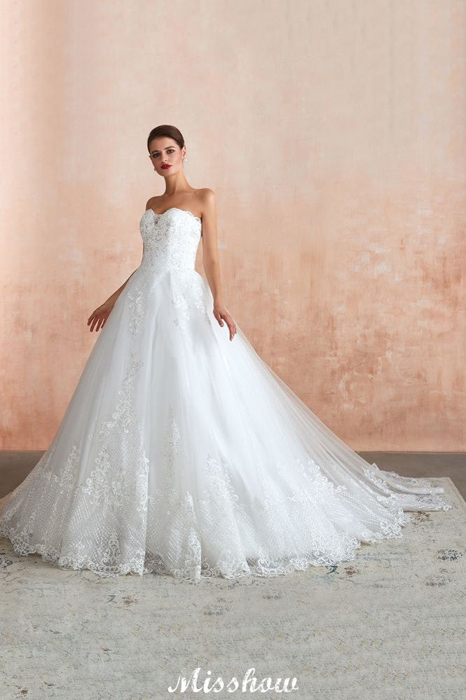 Elegantes weißes Brautkleid mit Herzausschnitt | Schlichtes A-Linien-Ballkleid aus Tüll