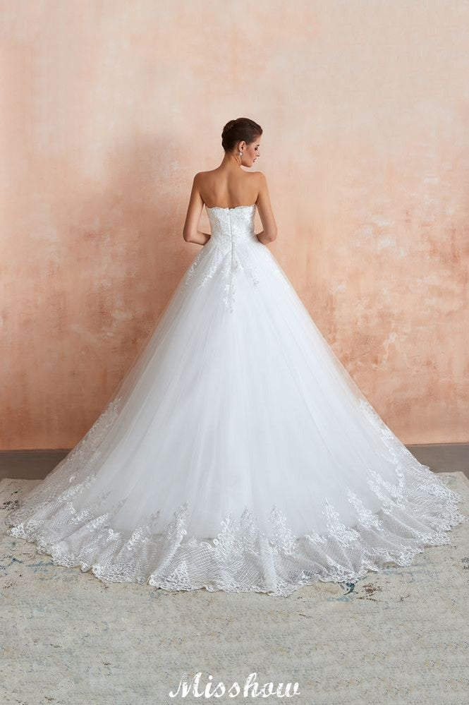 Elegantes weißes Brautkleid mit Herzausschnitt | Schlichtes A-Linien-Ballkleid aus Tüll