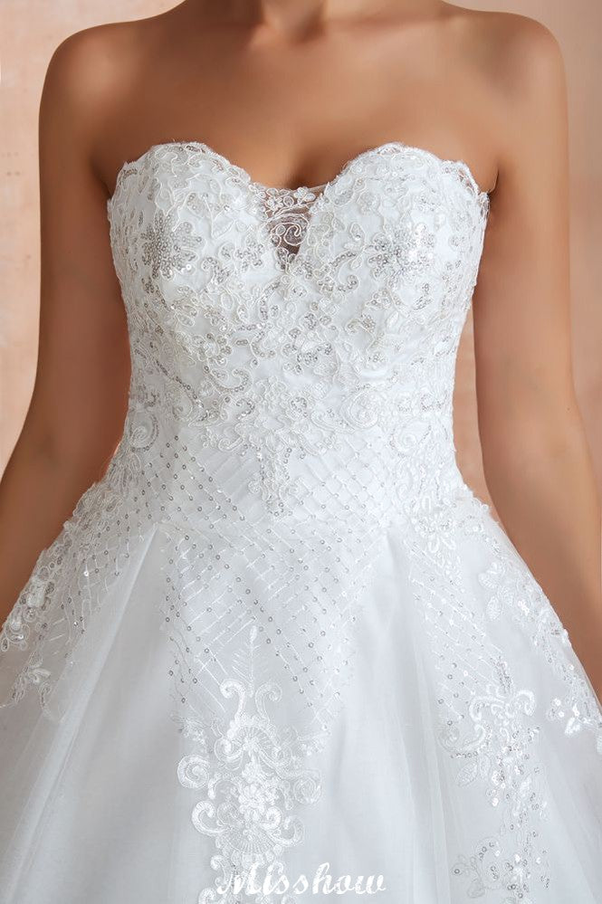Elegantes weißes Brautkleid mit Herzausschnitt | Schlichtes A-Linien-Ballkleid aus Tüll