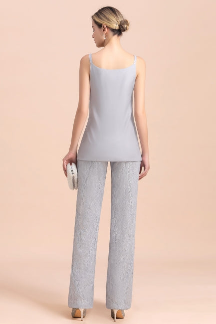 Elegante mono plateado con apliques de escote en V para madre de la novia con envolturas de encaje