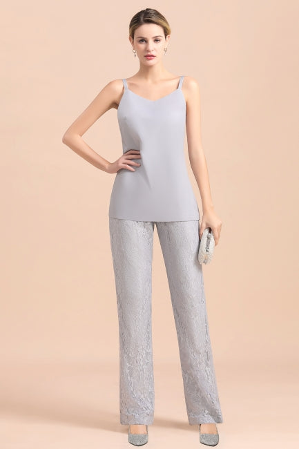 Elegante mono plateado con apliques de escote en V para madre de la novia con envolturas de encaje