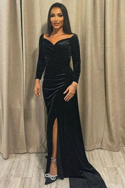 Elegantes langes schwarzes Abendkleid in A-Linie mit Schlitz und Ärmeln