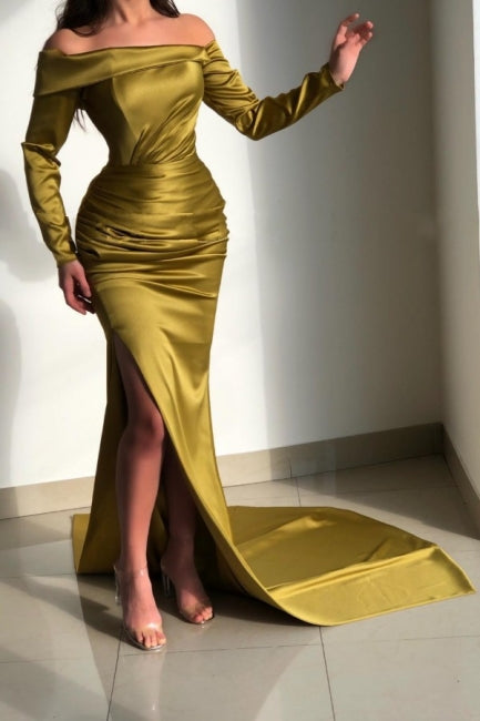 Elegante vestido de fiesta amarillo de corte sirena con hombros descubiertos y mangas largas