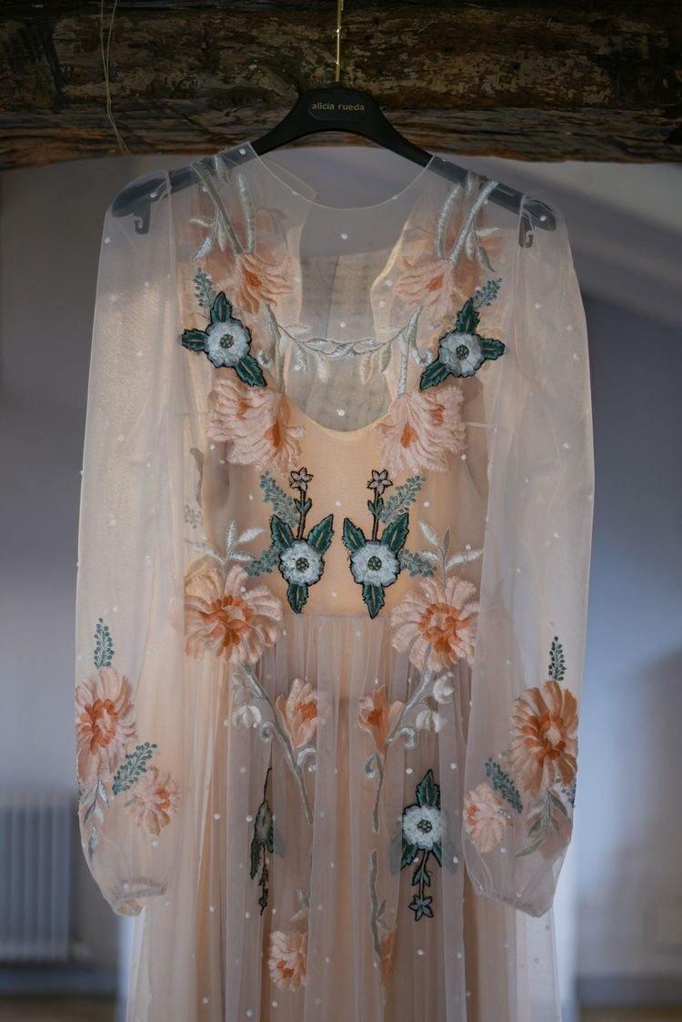 Vestido de fiesta elegante con bordado, corte A, espalda abierta, manga larga y brillante