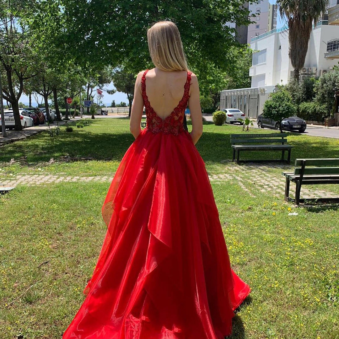 Ausgezeichnetes langes rückenfreies rotes Ballkleid aus Organza in A-Linie mit V-Ausschnitt