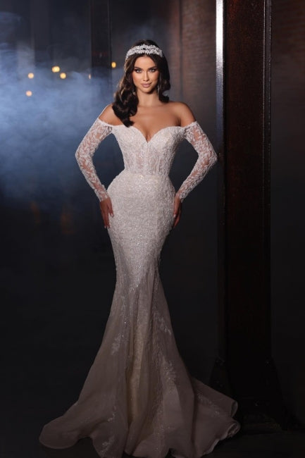 Extravagantes A-Linien-Brautkleid im Meerjungfrau-Stil mit schulterfreier Spitze und Ärmeln