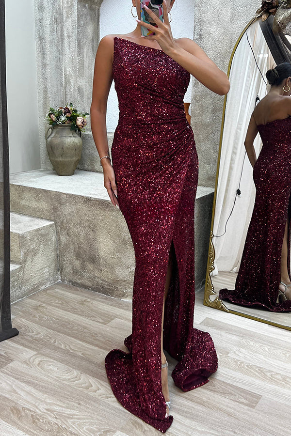 Let The Banquet Beginn – Schulterfreies Maxikleid mit Pailletten und seitlichem Rüschenschlitz