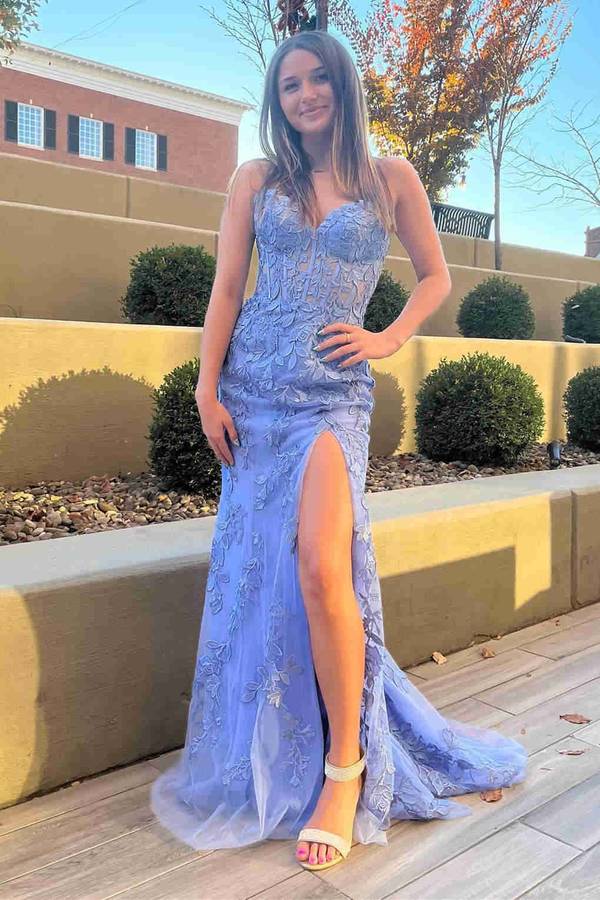 Vestido de fiesta de sirena con corsé sin tirantes y encaje con abertura