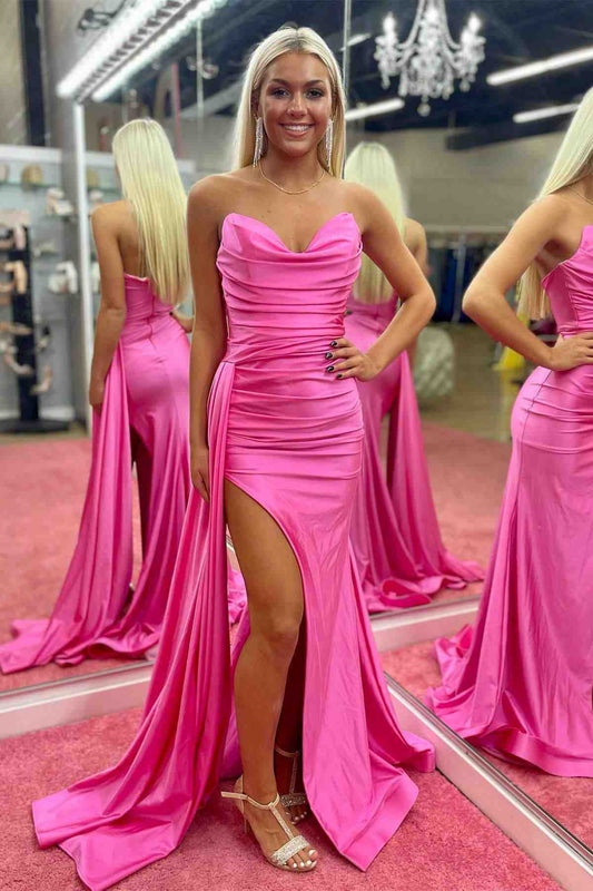 Vestido de fiesta largo plisado rosa intenso sin tirantes con abertura