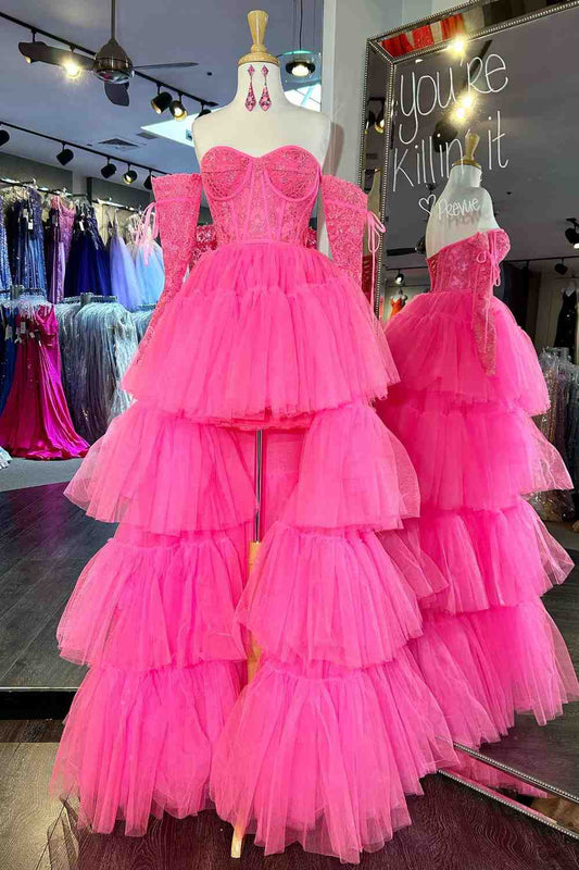 Vestido de fiesta rosa intenso con hombros descubiertos, corte A, capas de tul, apliques, corte alto-bajo