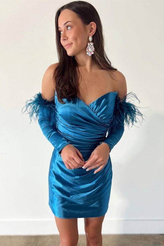 Vestido de fiesta de satén sin tirantes y mangas largas