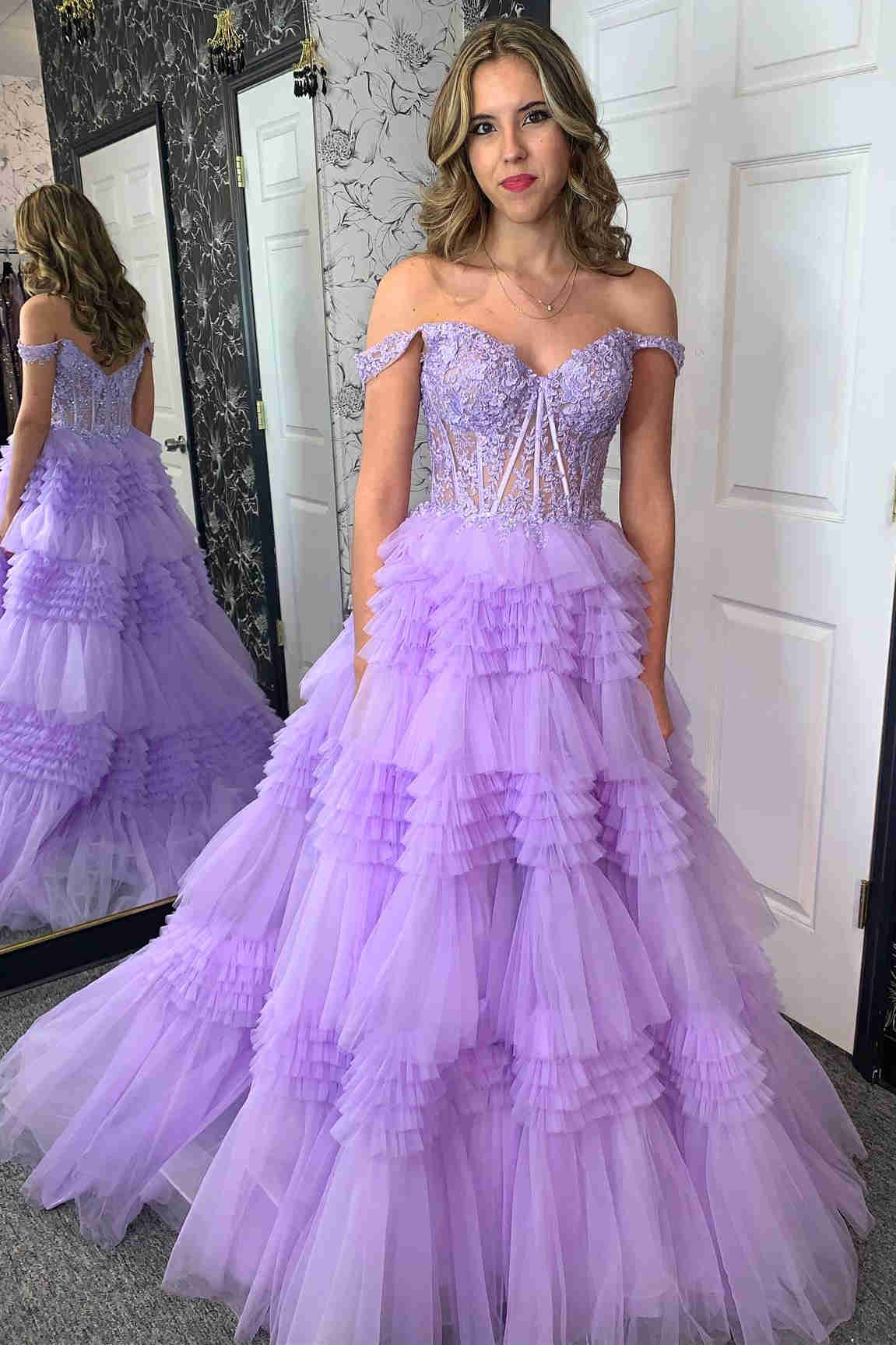 Vestido de fiesta largo de tul con hombros descubiertos y volantes en capas