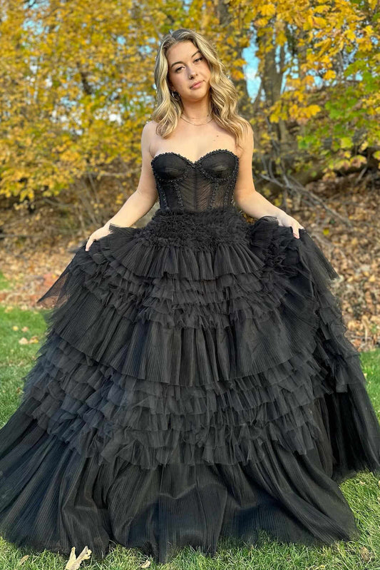 Vestido formal de corte A con escote en forma de corazón y cuentas en capas