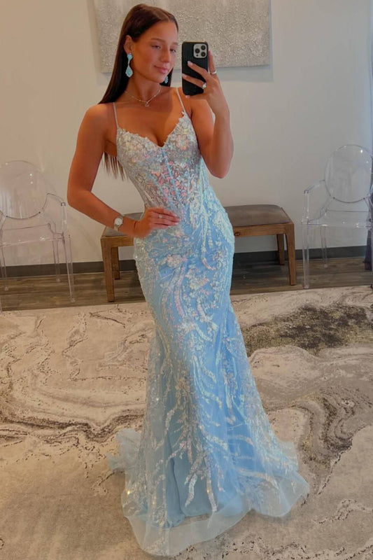 Vestido de fiesta de sirena con tirantes, escote en V azul claro y apliques de lentejuelas