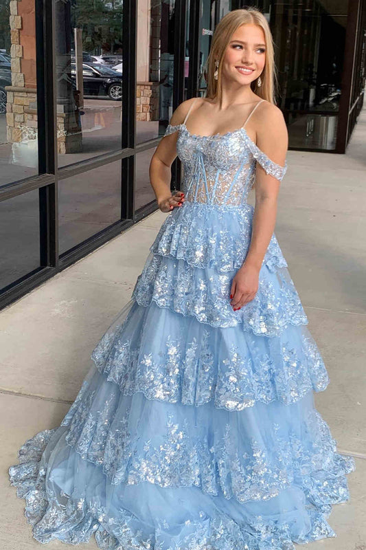 Langes Ballkleid aus Tüll mit Pailletten, schulterfreien Rüschen und Stufen