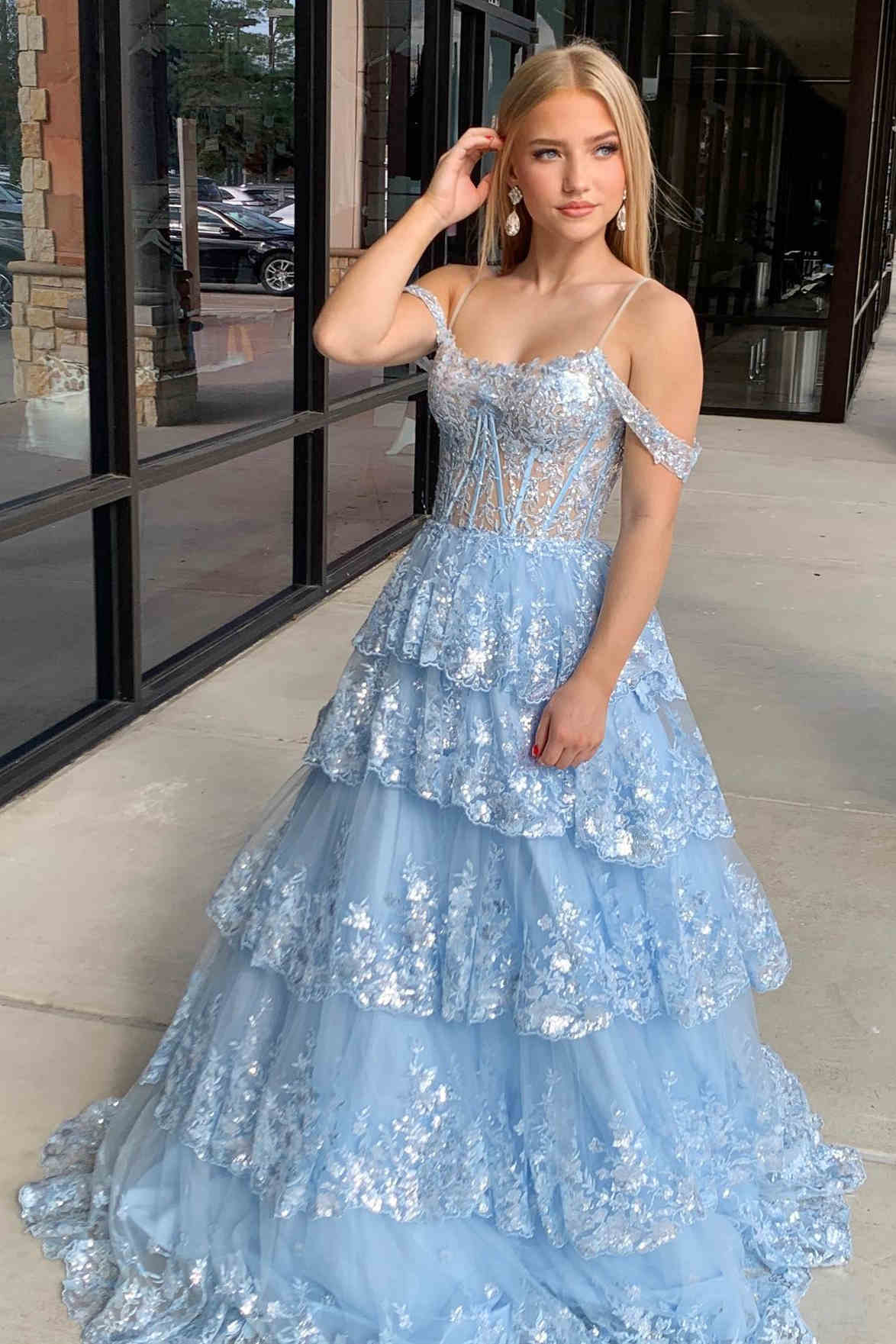 Vestido de fiesta largo con volantes, hombros descubiertos y lentejuelas de tul