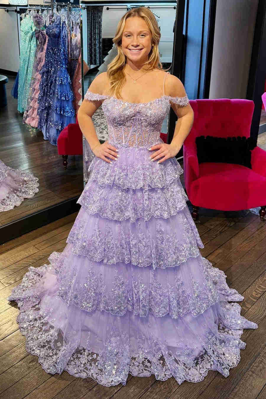 Vestido de fiesta largo con volantes, hombros descubiertos y lentejuelas de tul