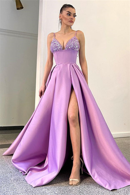 Glamoroso vestido de fiesta de corte A con tirantes finos, abertura frontal y lentejuelas