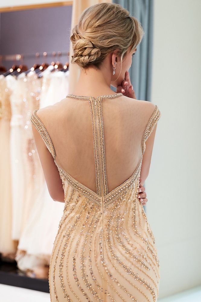Glamoroso vestido de noche de sirena con mangas cortas y cuentas doradas