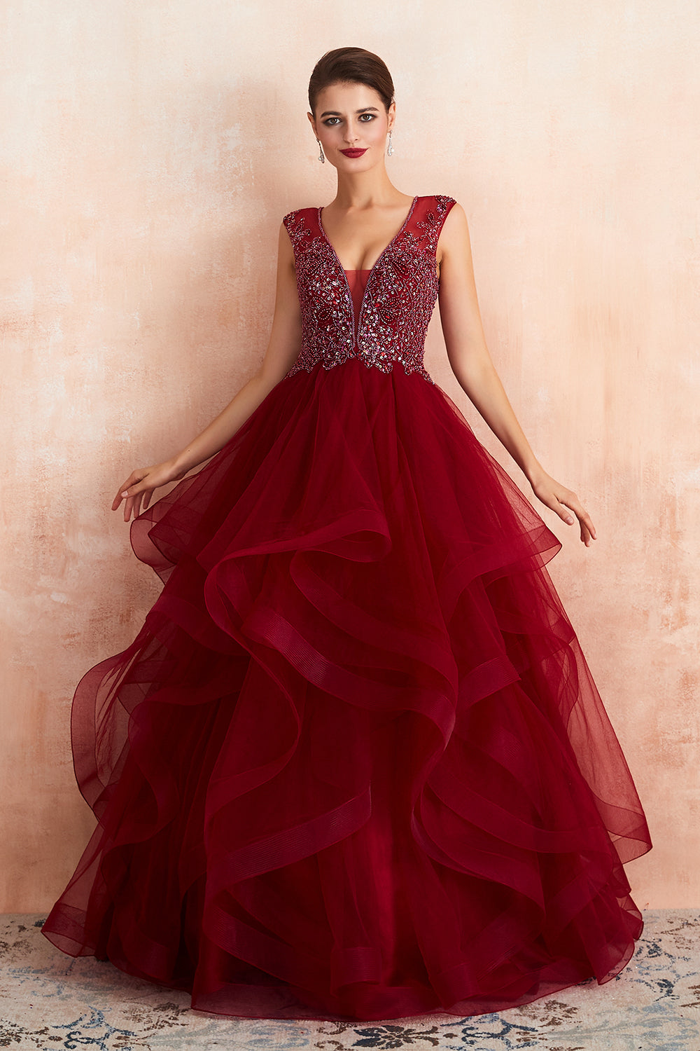 Glamouröses langes Ballkleid mit V-Ausschnitt und Tüll in Burgunderrot