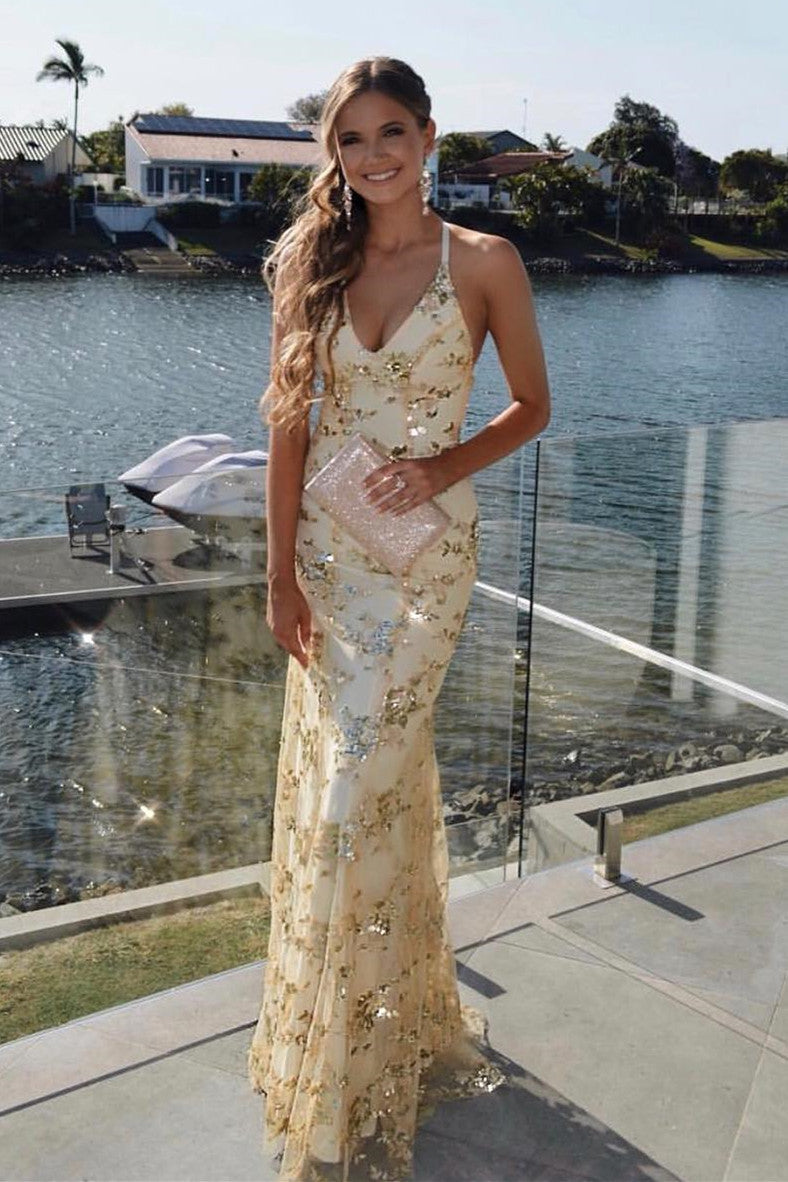 Vestido de fiesta largo dorado de sirena con cordones y lentejuelas