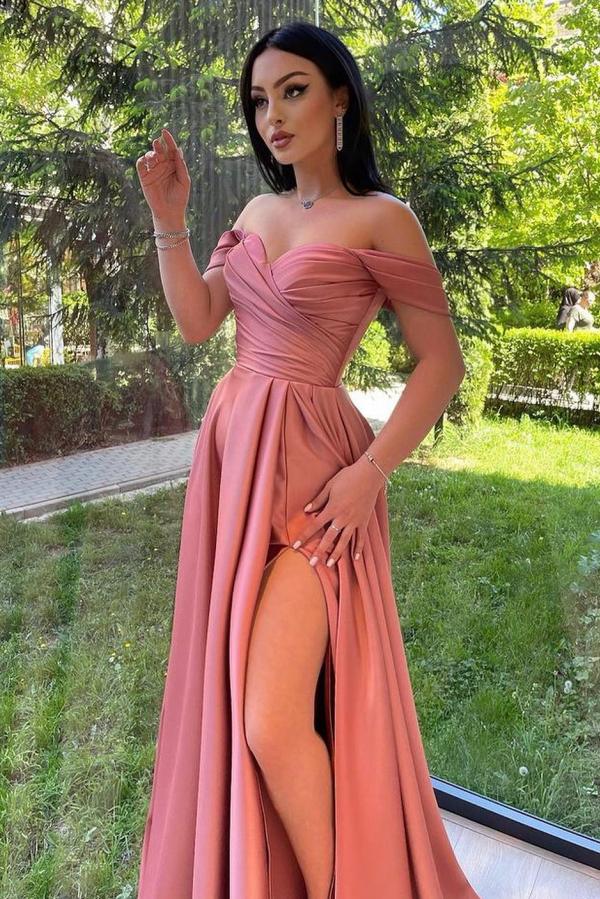 Wunderschönes langes, schulterfreies, gerüschtes Satin-Ballkleid in A-Linie mit Schlitz