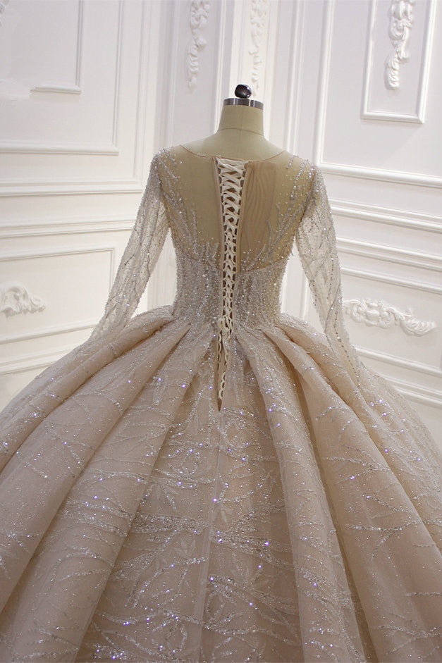 Wunderschönes langes Ballkleid im Bateau-Stil mit Kristallen und Ärmeln