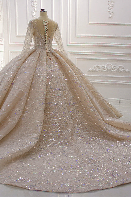 Wunderschönes langes Ballkleid im Bateau-Stil mit Kristallen und Ärmeln