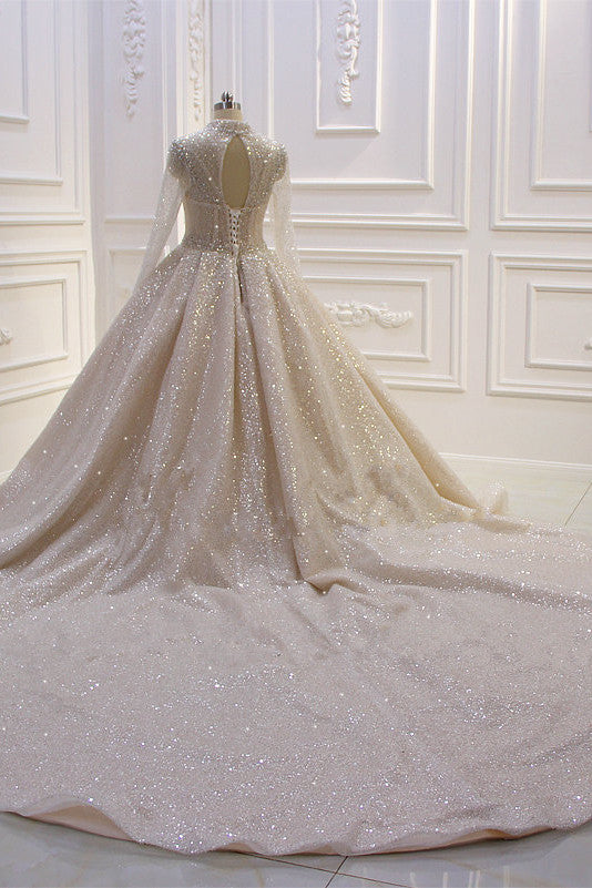 Wunderschönes langes Ballkleid-Brautkleid aus Satin mit hohem Halsausschnitt und Pailletten