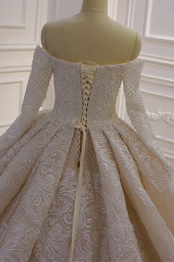 Wunderschönes Ballkleid-Brautkleid mit langen Ärmeln und schulterfreier Spitze