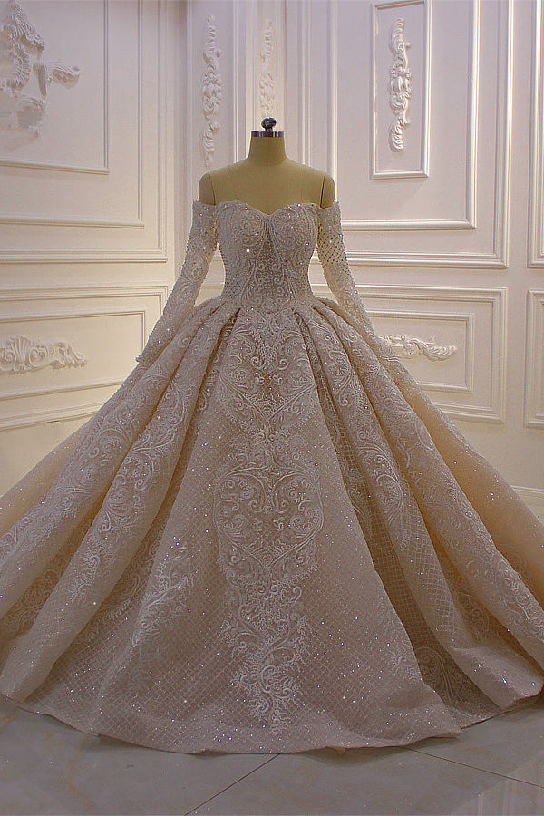 Wunderschönes Ballkleid-Brautkleid mit langen Ärmeln und schulterfreier Spitze