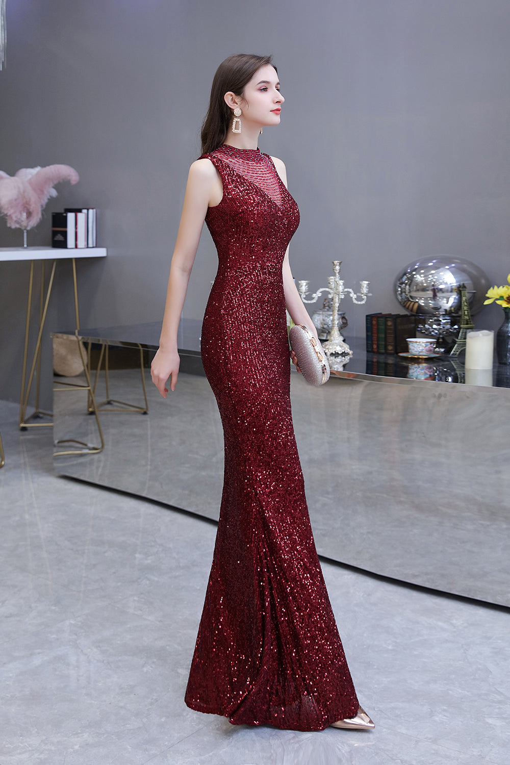 Wunderschönes langes Ballkleid im Meerjungfrauen-Stil mit burgunderroten Pailletten