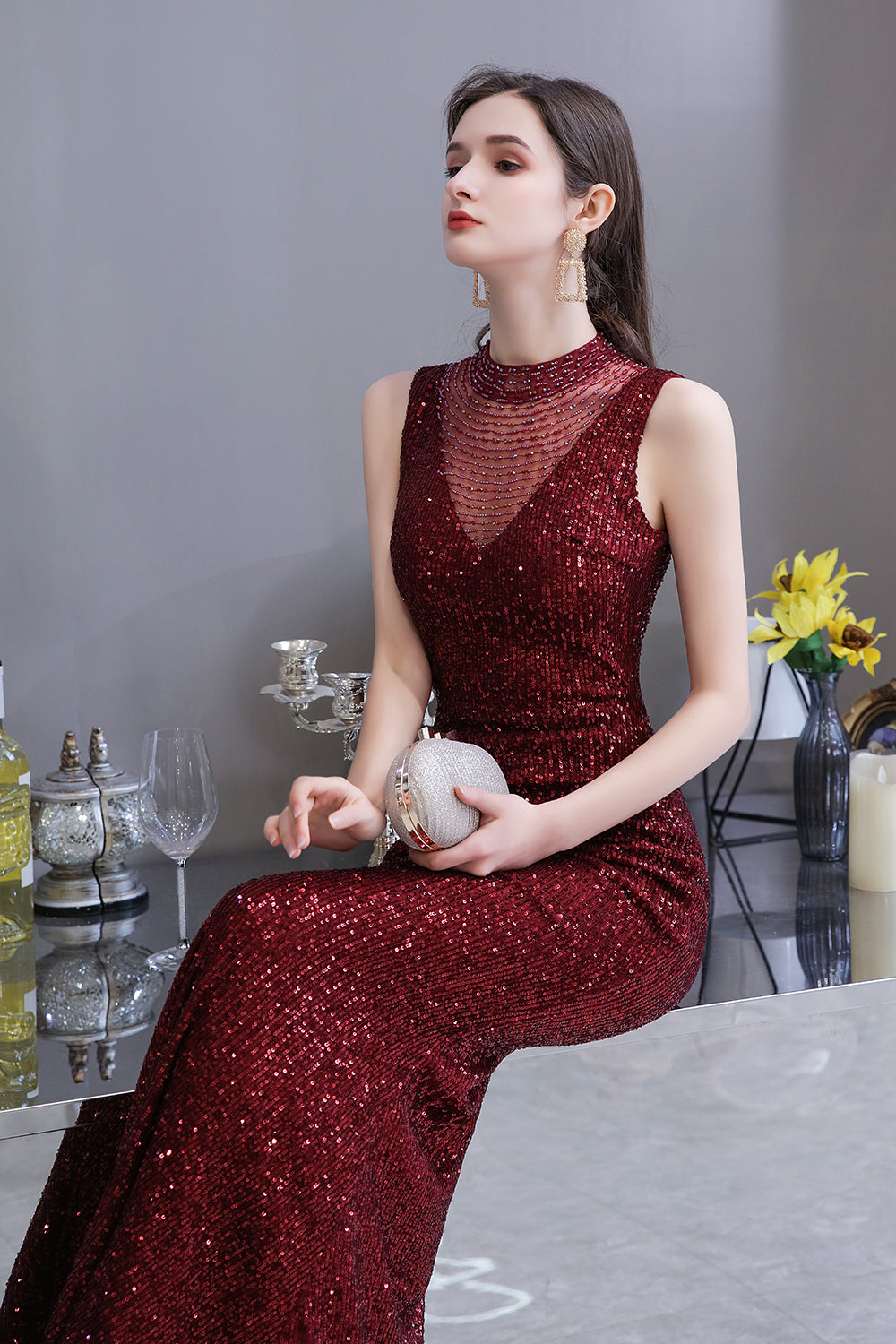 Wunderschönes langes Ballkleid im Meerjungfrauen-Stil mit burgunderroten Pailletten