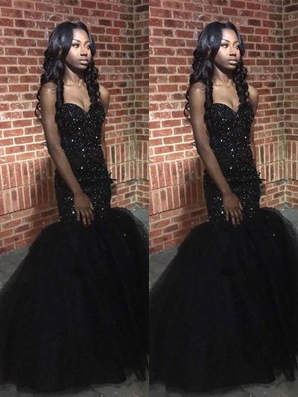 Hermosos vestidos de fiesta de sirena sin mangas con escote en forma de corazón, lentejuelas y abalorios hasta el suelo