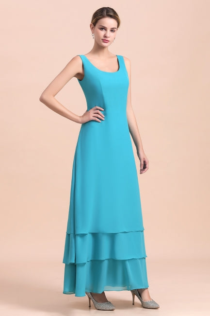 Hermoso vestido de madre de la novia con capas de flores y escote cuadrado y capas largas