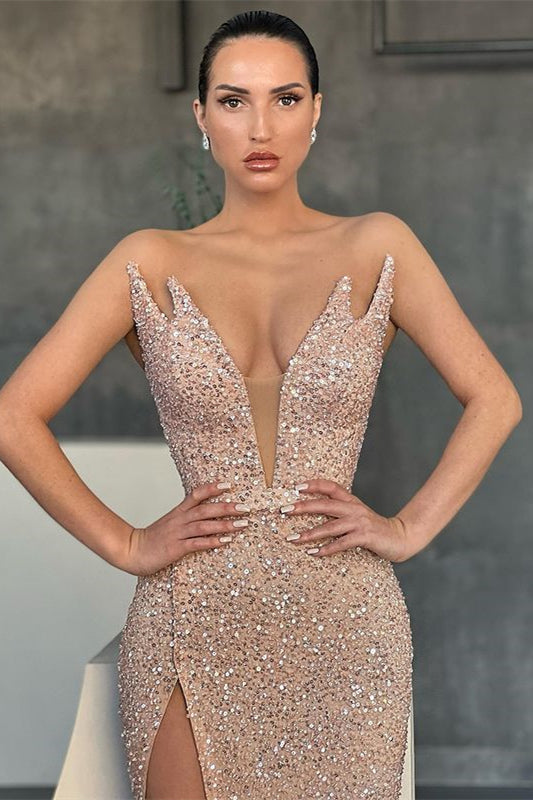 Hermoso vestido de fiesta largo de sirena sin mangas con escote en V y abertura